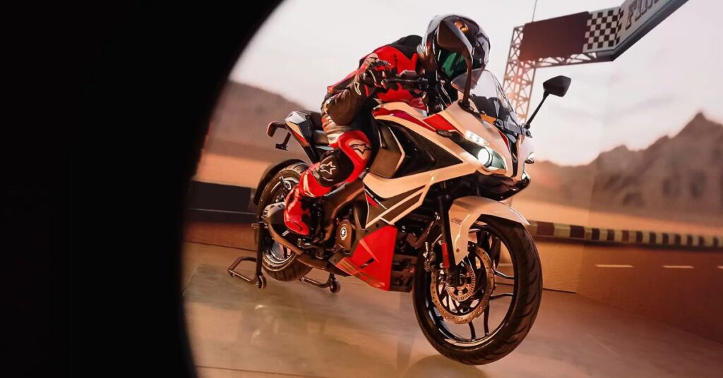 Bajaj Pulsar RS 200
