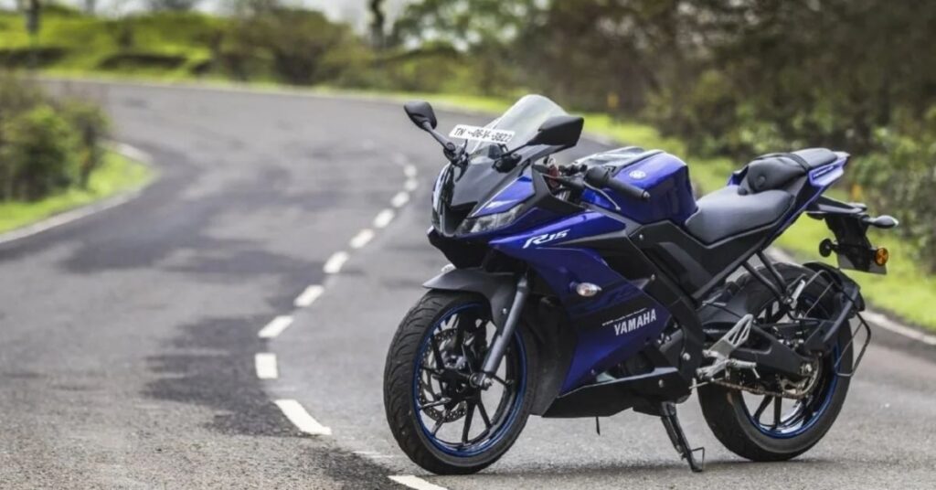 Yamaha R15 V4