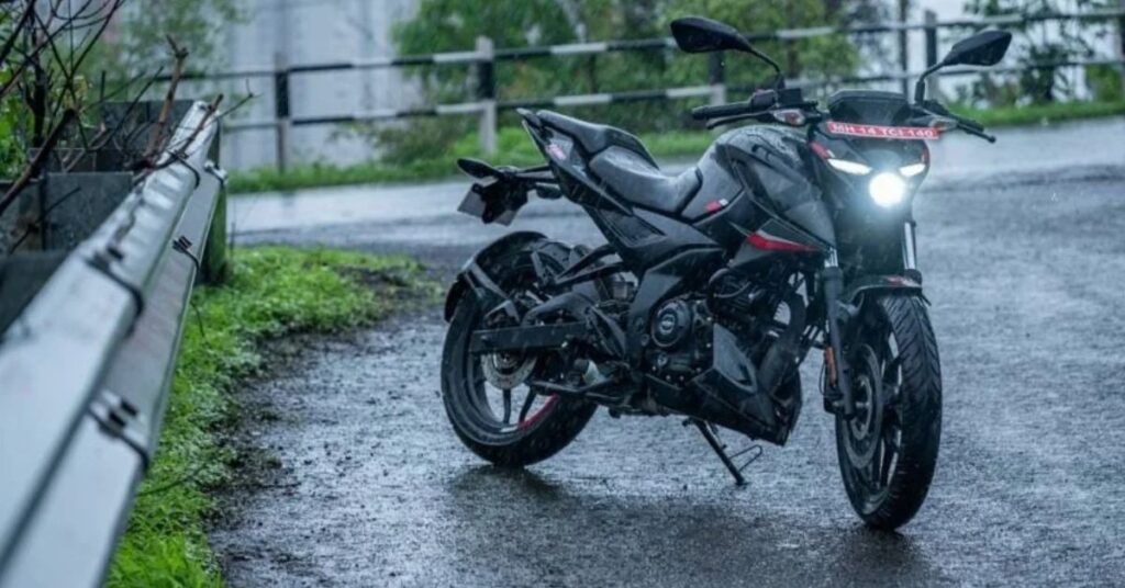 Bajaj Pulsar N160